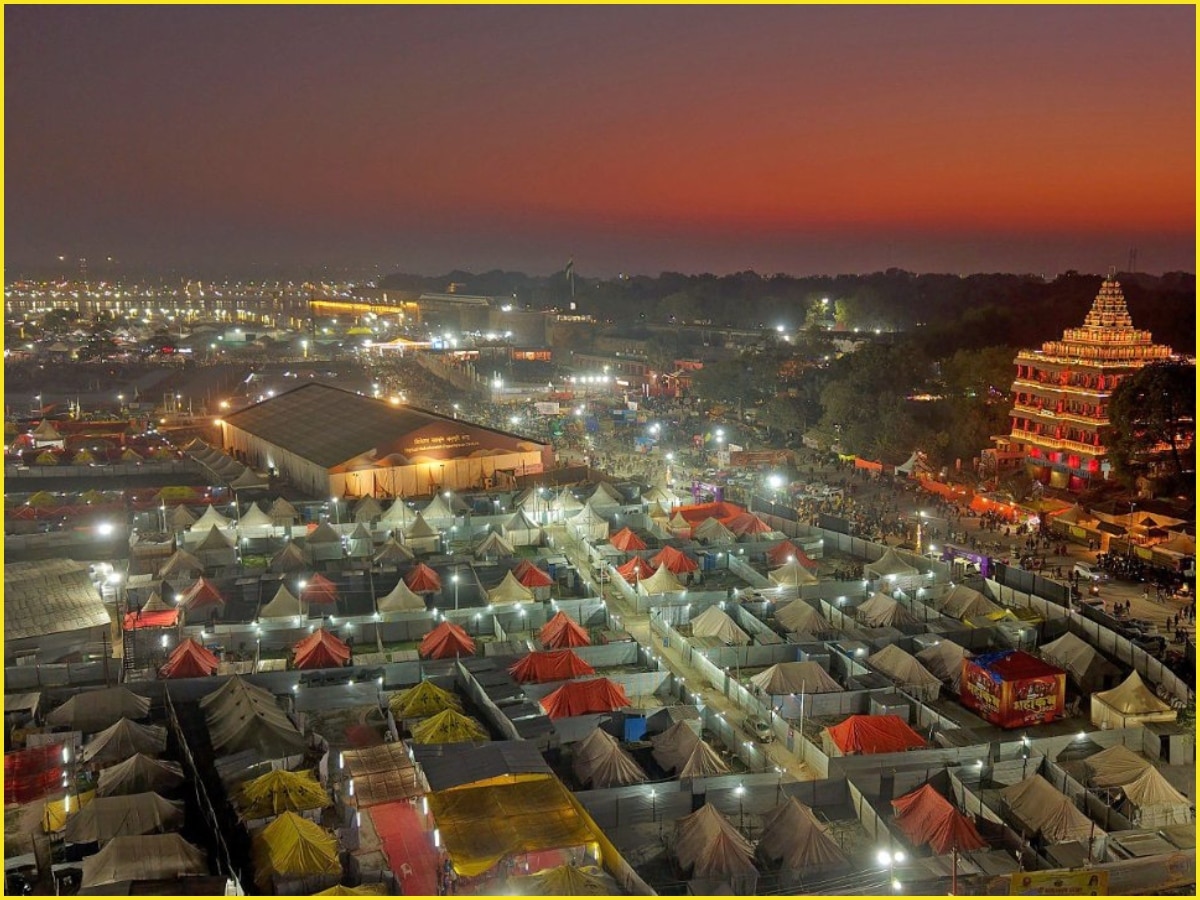 Water ATM In Kumbh Mela: श्रद्धालुओं को सस्ते में मिल रहा है पीने का पानी, जानें क्या है व्यवस्था?