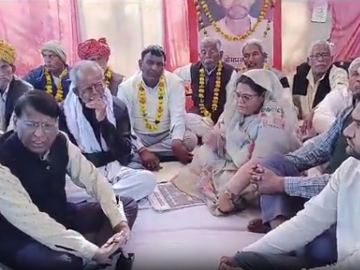 Sikar News: नीमकाथाना में सीकर संभाग हटाने का विरोध, धरने में शामिल हुईं कांग्रेस जिला अध्यक्ष सुनीता गठाला Sikar News: नीमकाथाना में सीकर संभाग हटाने का विरोध, धरने में शामिल हुईं कांग्रेस जिला अध्यक्ष सुनीता गठाला