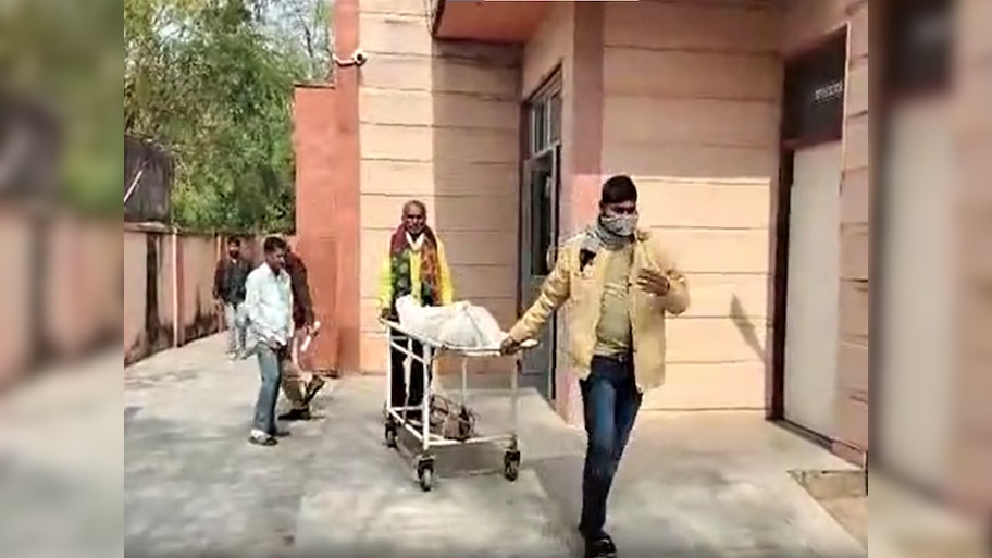 Jhalawar News: नसबंदी ऑपरेशन के बाद महिला की मौत, परिजनों ने खड़ा कर दिया हंगामा, जिम्मेदार कौन...