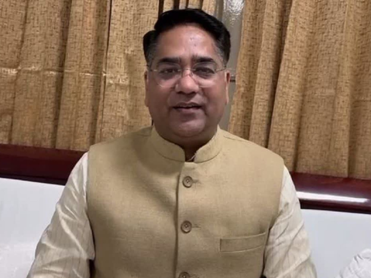 Rajasthan Politics: मंत्री सुरेश सिंह रावत के बिगड़े बोल, कहा- डोटासरा झूठ का ढोल, जिसे हर कोई बजा जाता है...