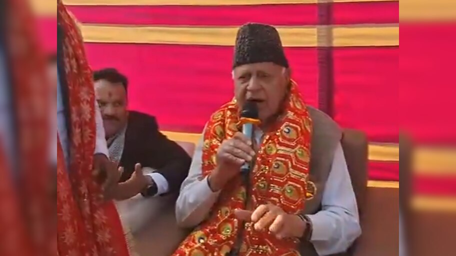 Farooq Abdullah ने आश्रम में गाया भजन, वीडियो हो रहा जमकर वायरल: देखें