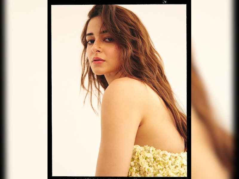 मोगरे के फूलों का पहना ब्लाउज