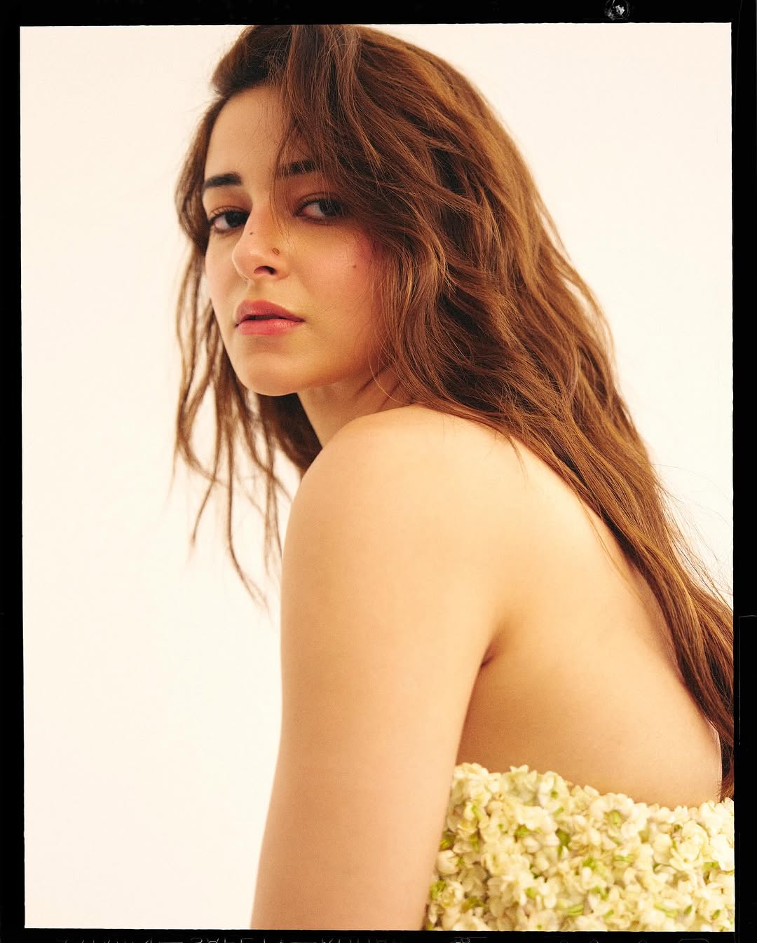 मोगरे के फूलों का पहना ब्लाउज