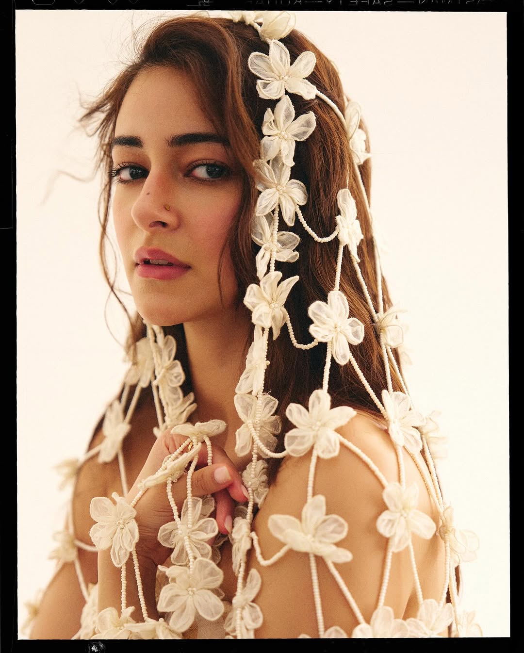 सिजलिंग लुक में दिखी अनन्या