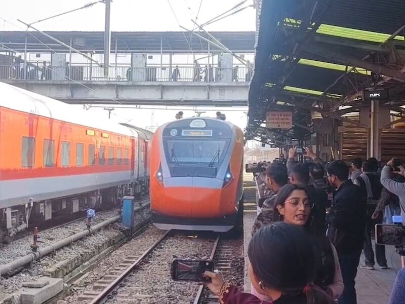 एंटी-फ्रीजिंग तकनीक से लैस ट्रेन