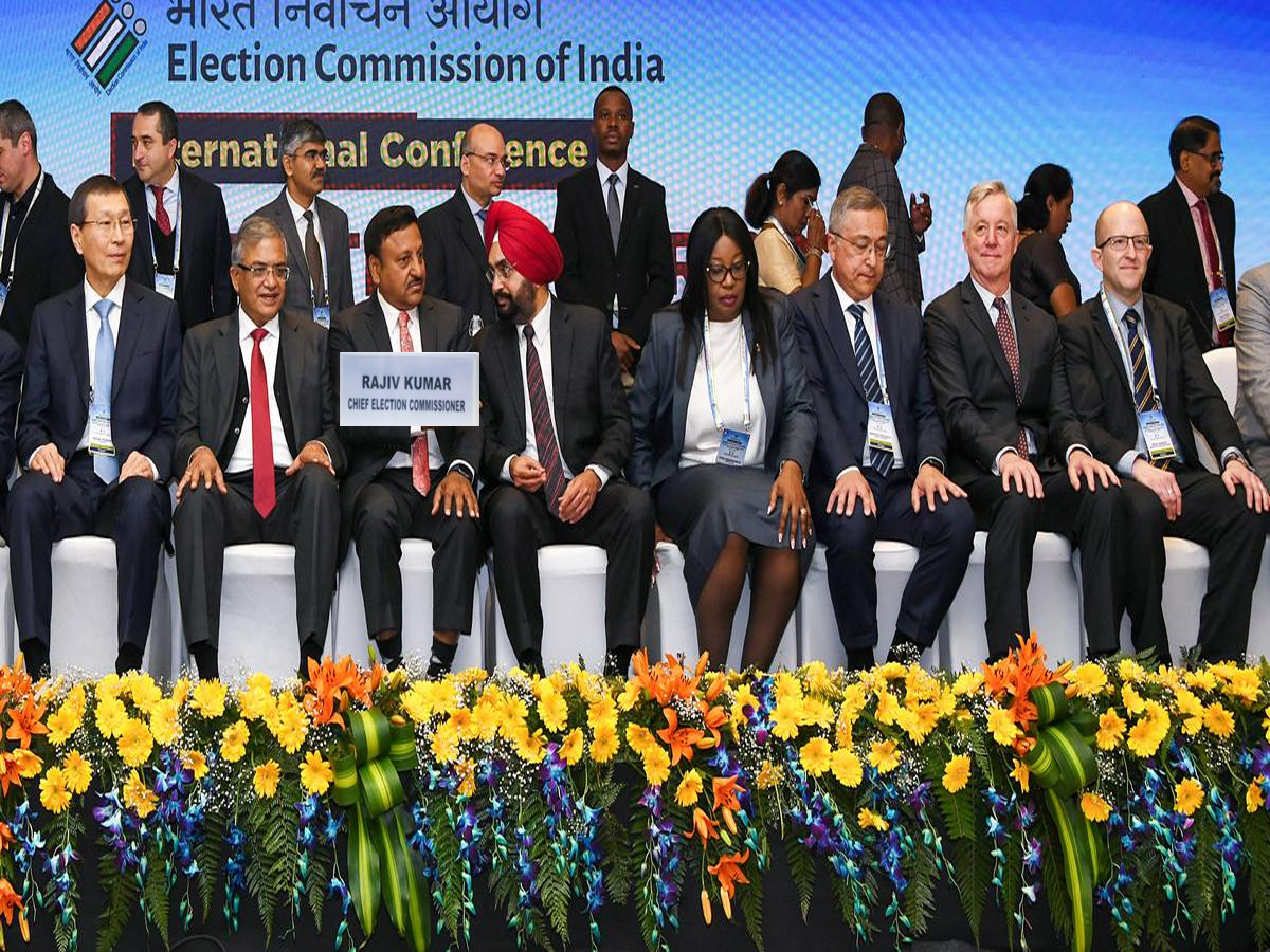 पहले बीमारी फैलाएं फिर दवाएं बेचे... दिल्ली विधानसभा चुनाव के बीच क्यों बोले सीईसी राजीव पहले बीमारी फैलाएं फिर दवाएं बेचे... दिल्ली विधानसभा चुनाव के बीच क्यों बोले सीईसी राजीव