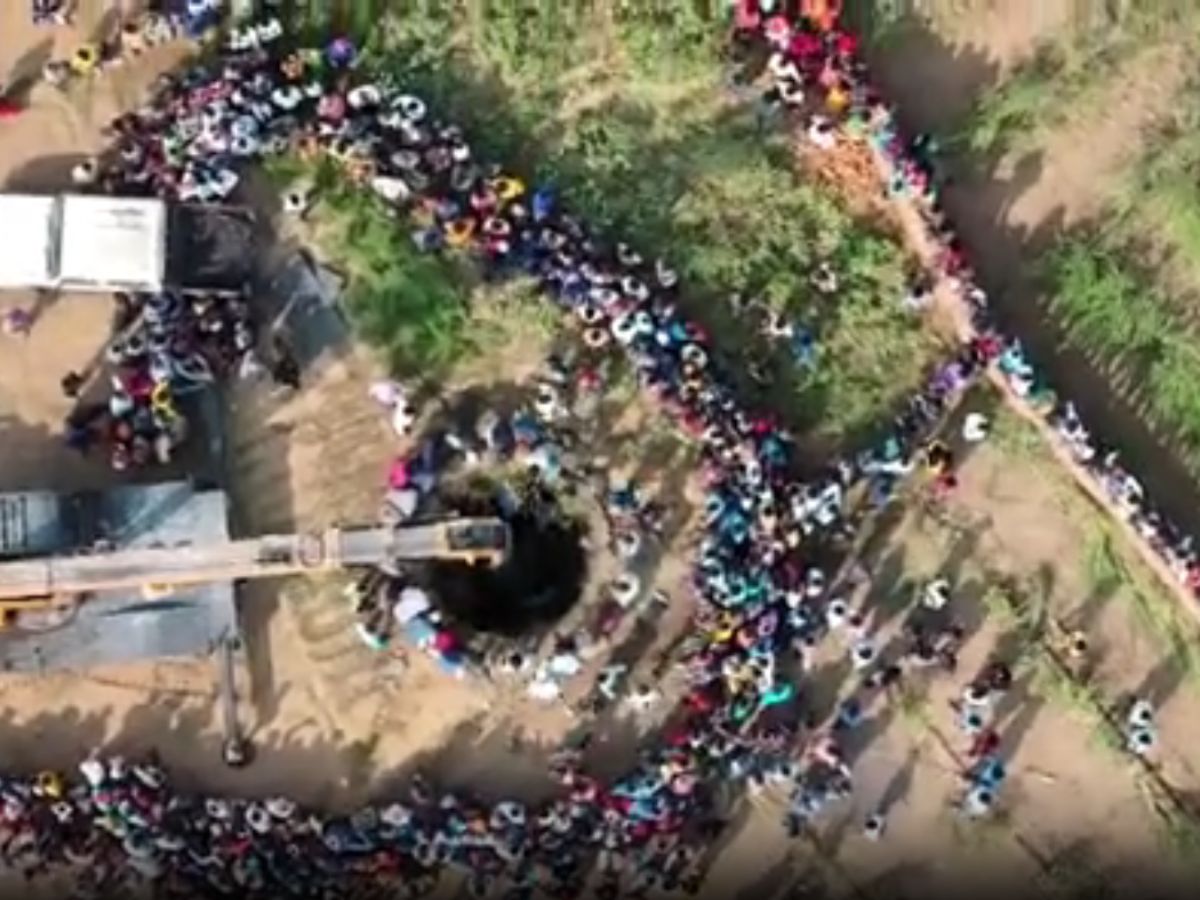 बोकारो में एक हाथी के कुएं में गिरने की घटना