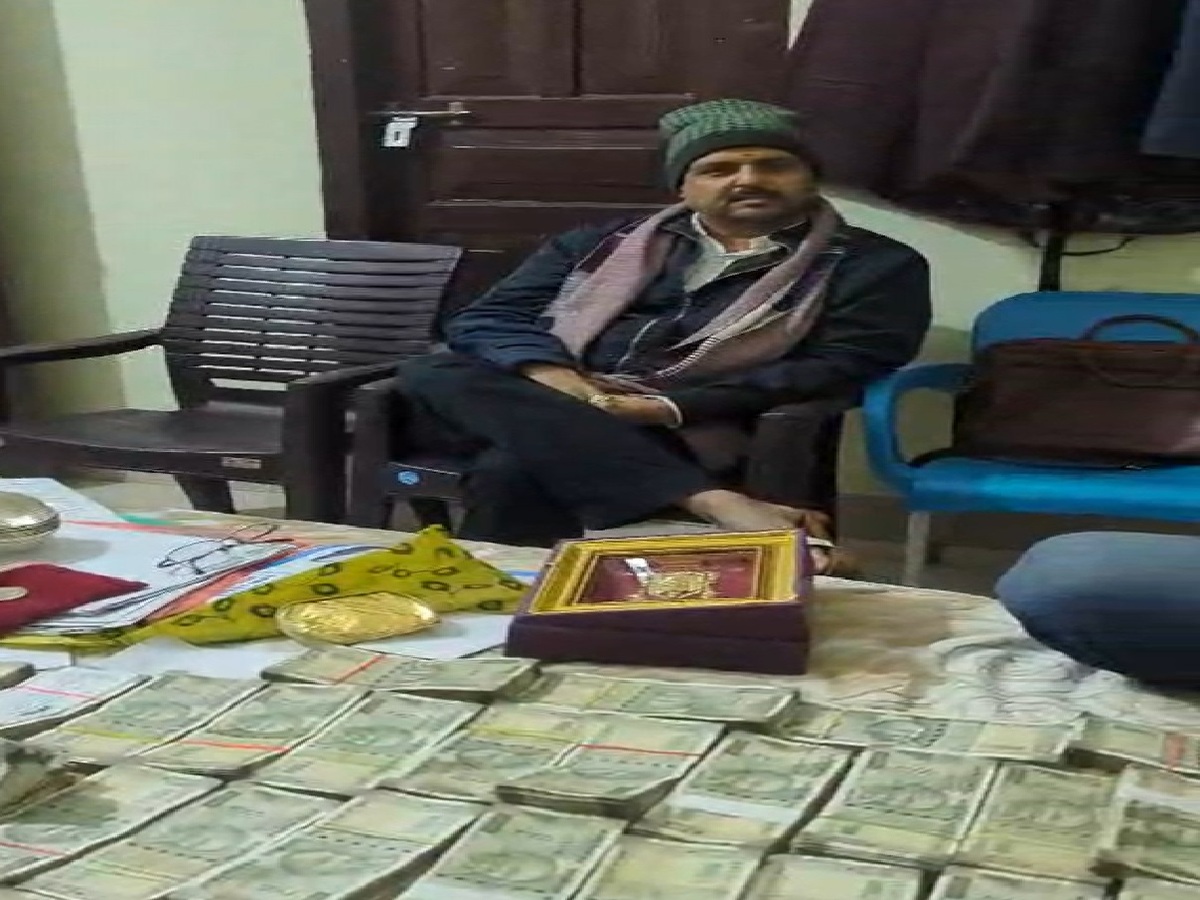 2 करोड़ कैश