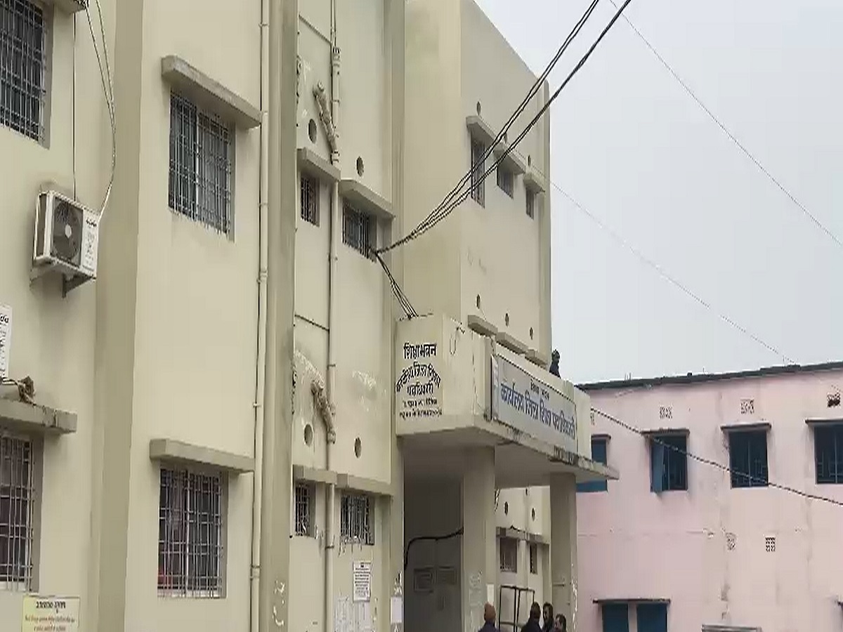 डेक्स बेंच घोटाला