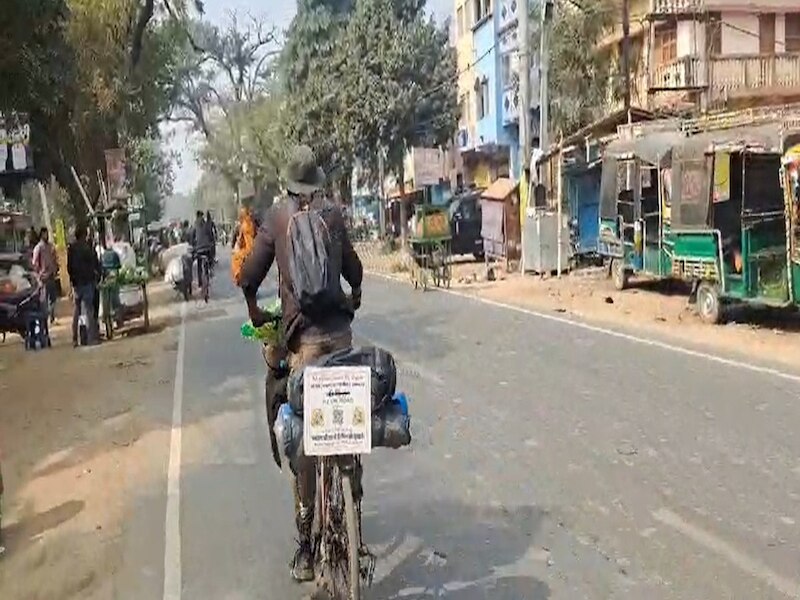 जल संरक्षण को लेकर लोगों को कर रहे जागरूक