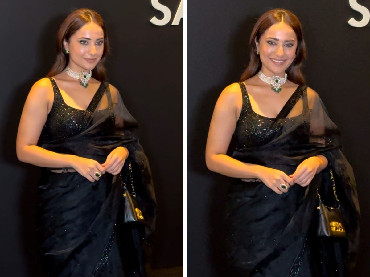 ब्लैक साड़ी में कुशा कपिला