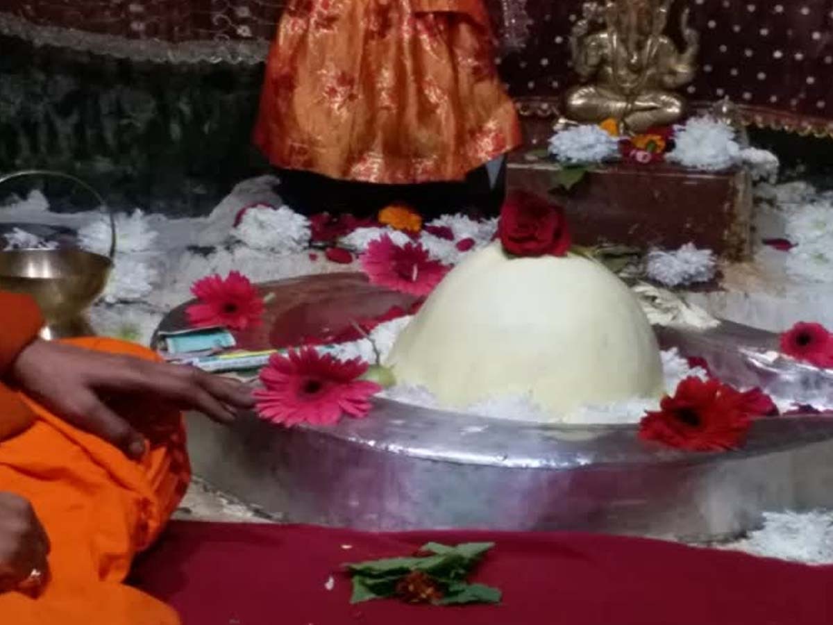 Baba Bhootnath Temple: हिमाचल के भूतनाथ मंदिर में 21 किलो मक्खन से किया गया शिवलिंग का लेप, अब इतने दिनों तक नहीं होगा जलाभिषेक