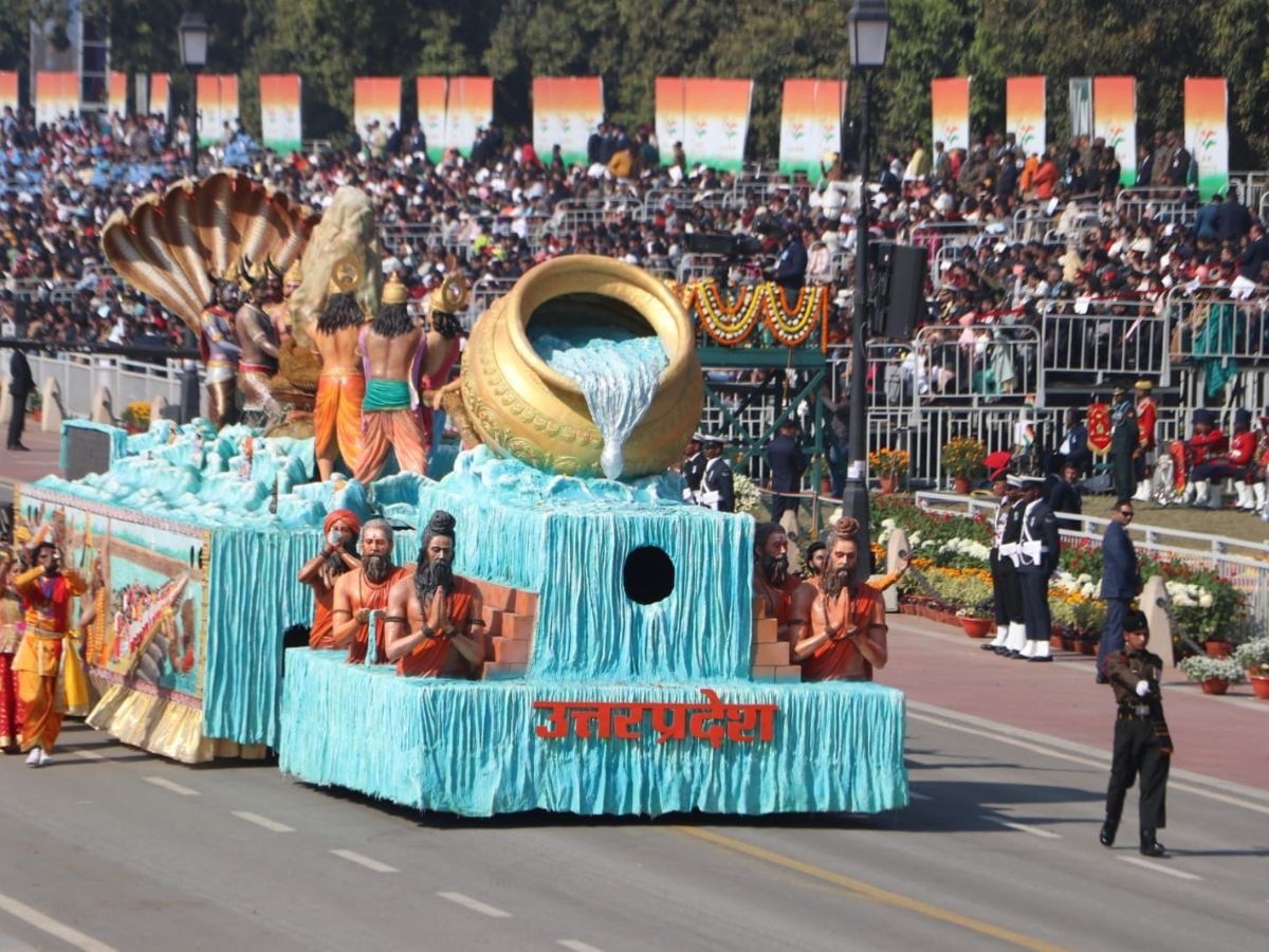 गणतंत्र दिवस परेड में दिखी महाकुंभ की झांकी