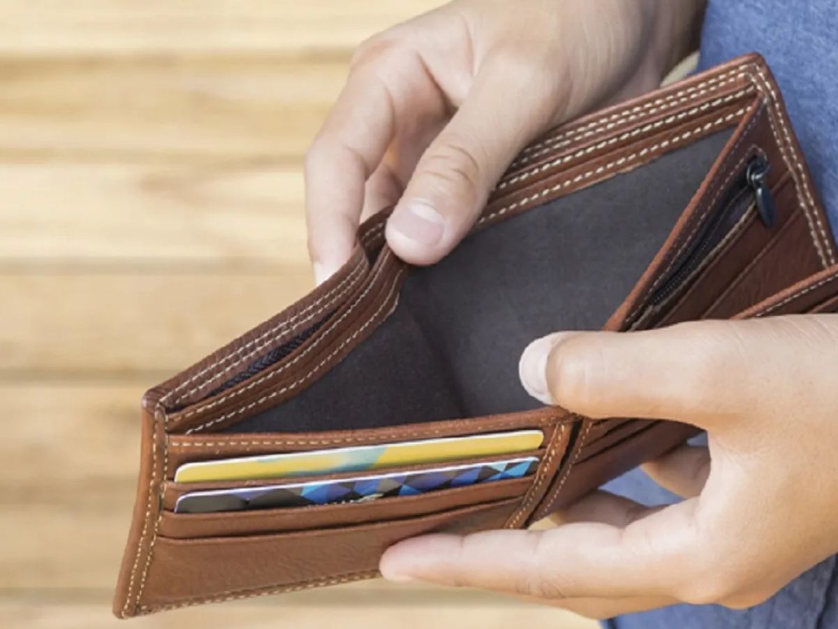 Wallets Decreasing wallet vastu Tips Do not keep these 5 things in your wallet even by ...