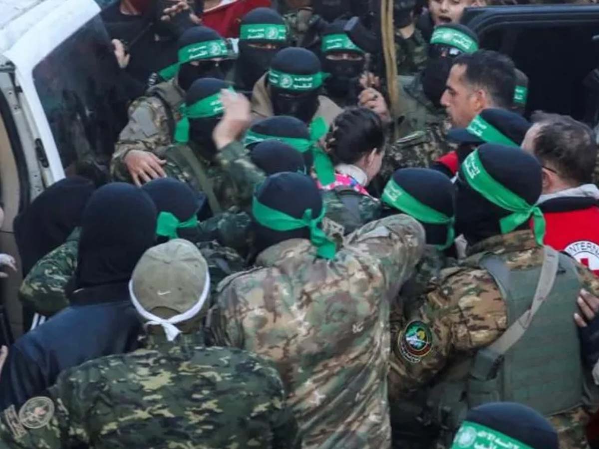 इजरायल-हमास में बिगड़ते-बिगड़ते बनी बात; आज रिहा होंगे तीन इजरायली, पांच थाई बंधक इजरायल-हमास में बिगड़ते-बिगड़ते बनी बात; आज रिहा होंगे तीन इजरायली, पांच थाई बंधक