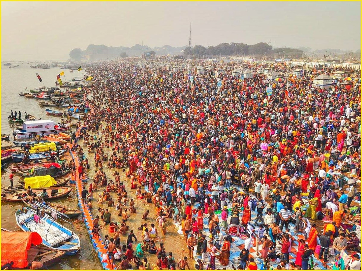 Kumbh Mela 2025: संगम में दिख रहा है मानवता का समागम, प्रयागराज में कु्छ ऐसा है हाल