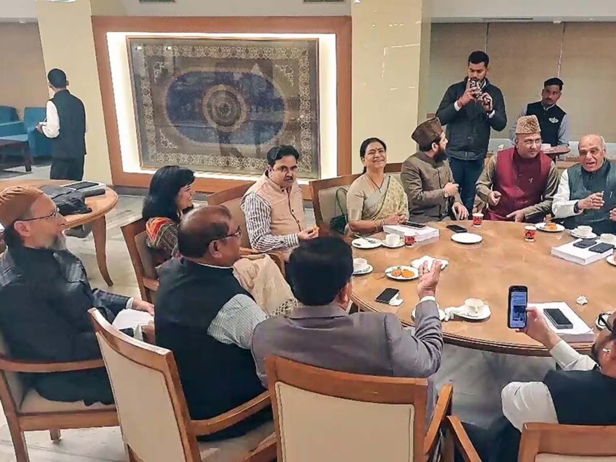 सोमवार को संसद में पेश होगी JPC की रिपोर्ट; इसलिए भड़क गए विपक्षी नेता सोमवार को संसद में पेश होगी JPC की रिपोर्ट; इसलिए भड़क गए विपक्षी नेता