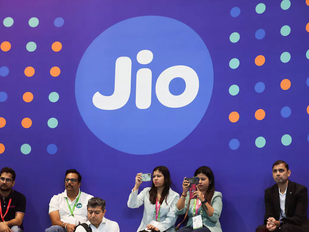 Reliance Jio: बंद करने के बाद फिर लॉन्च हुआ सबसे सस्ता Plan, Free कॉलिंग और 2GB डेटा; कीमत सिर्फ...