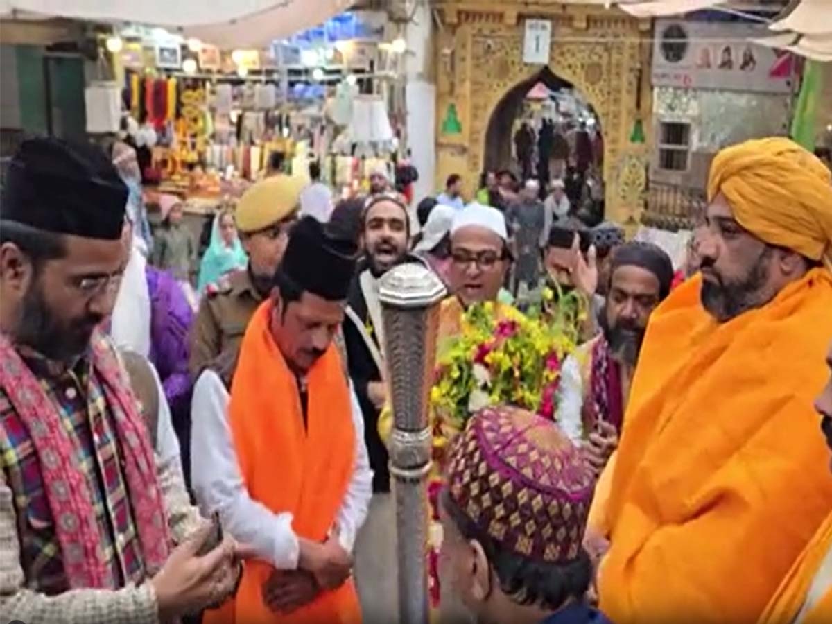 Basant Utsav at Ajmer Dargah : अजमेर दरगाह में बसंत उत्सव; कब और कैसे हुई इस परम्परा की शुरुआत ?