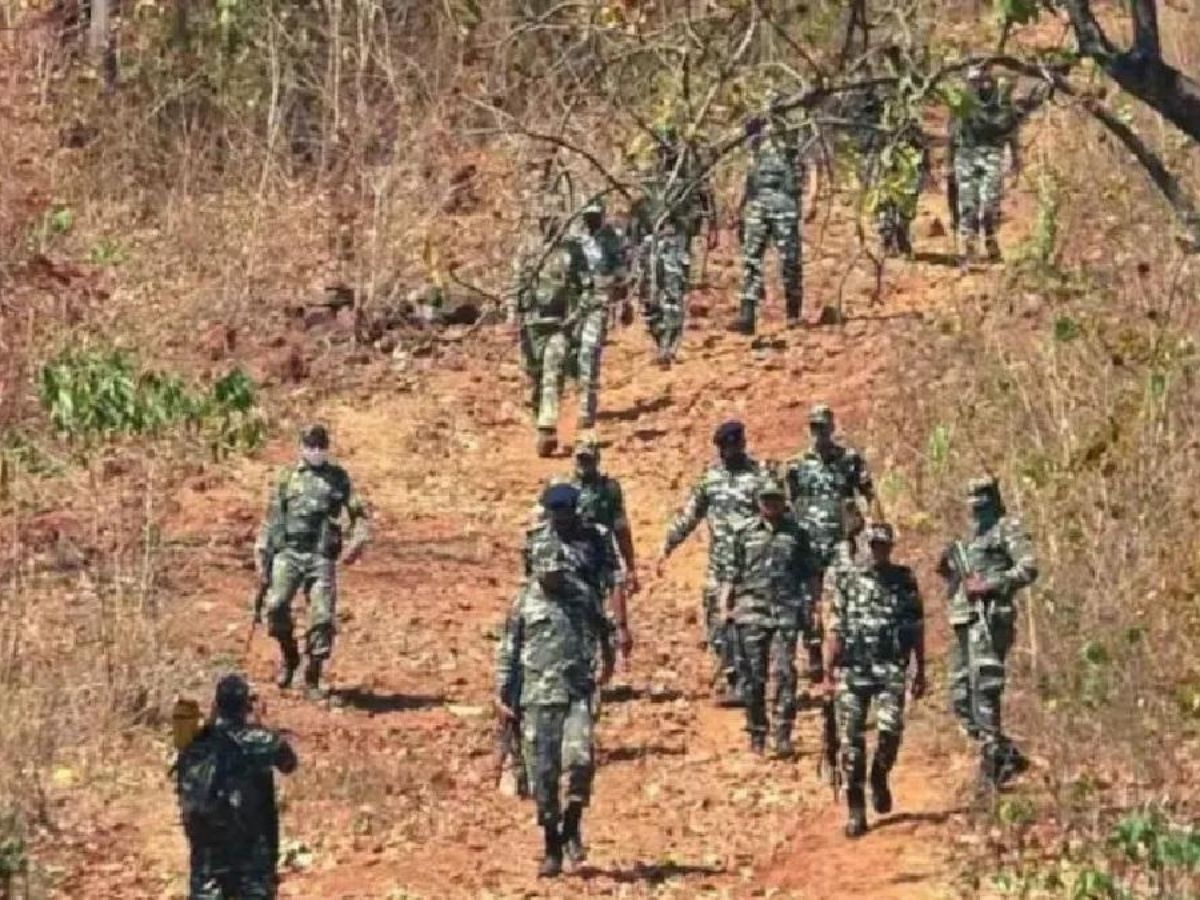 Naxal Attack: ବିଜାପୁରରେ ନକ୍ସଲଙ୍କ ଲ୍ୟାଣ୍ଡମାଇନ୍ ବିସ୍ଫୋରଣ, ୩ ଯବାନ ଆହତ