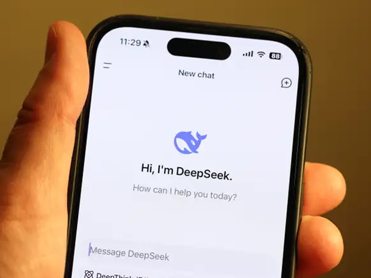 DeepSeek बना इस देश के लिए 'जी का जंजाल'! सरकार ने बैन लगाकर लोगों से कहा- दूर रहो इससे