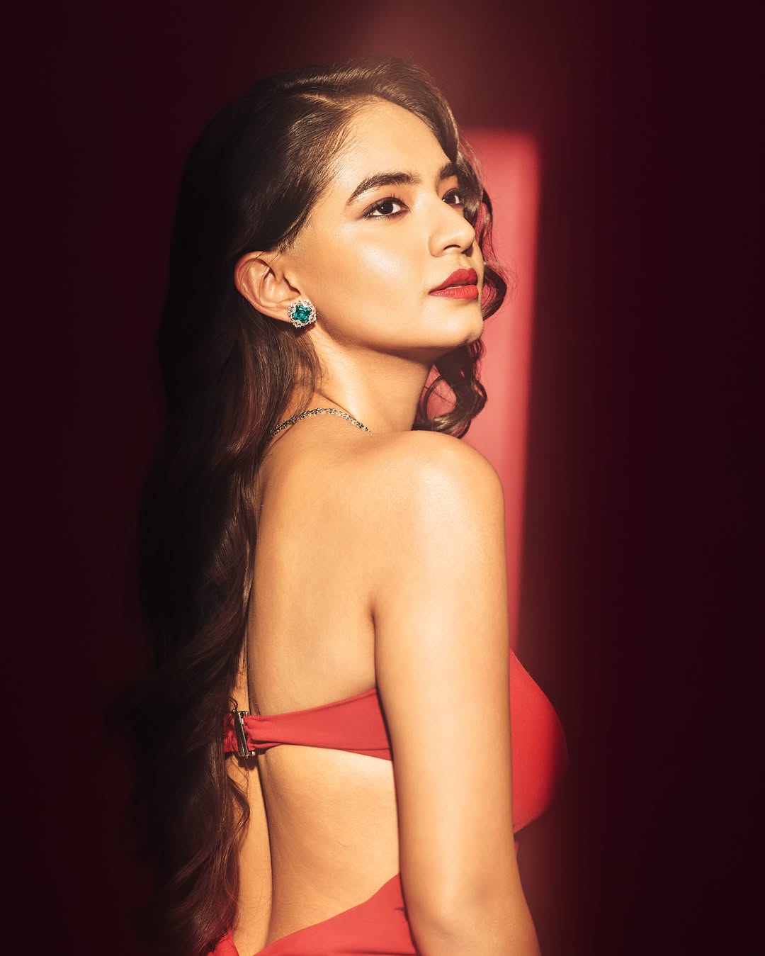 Anushka Sen Sizzling Photoshoot