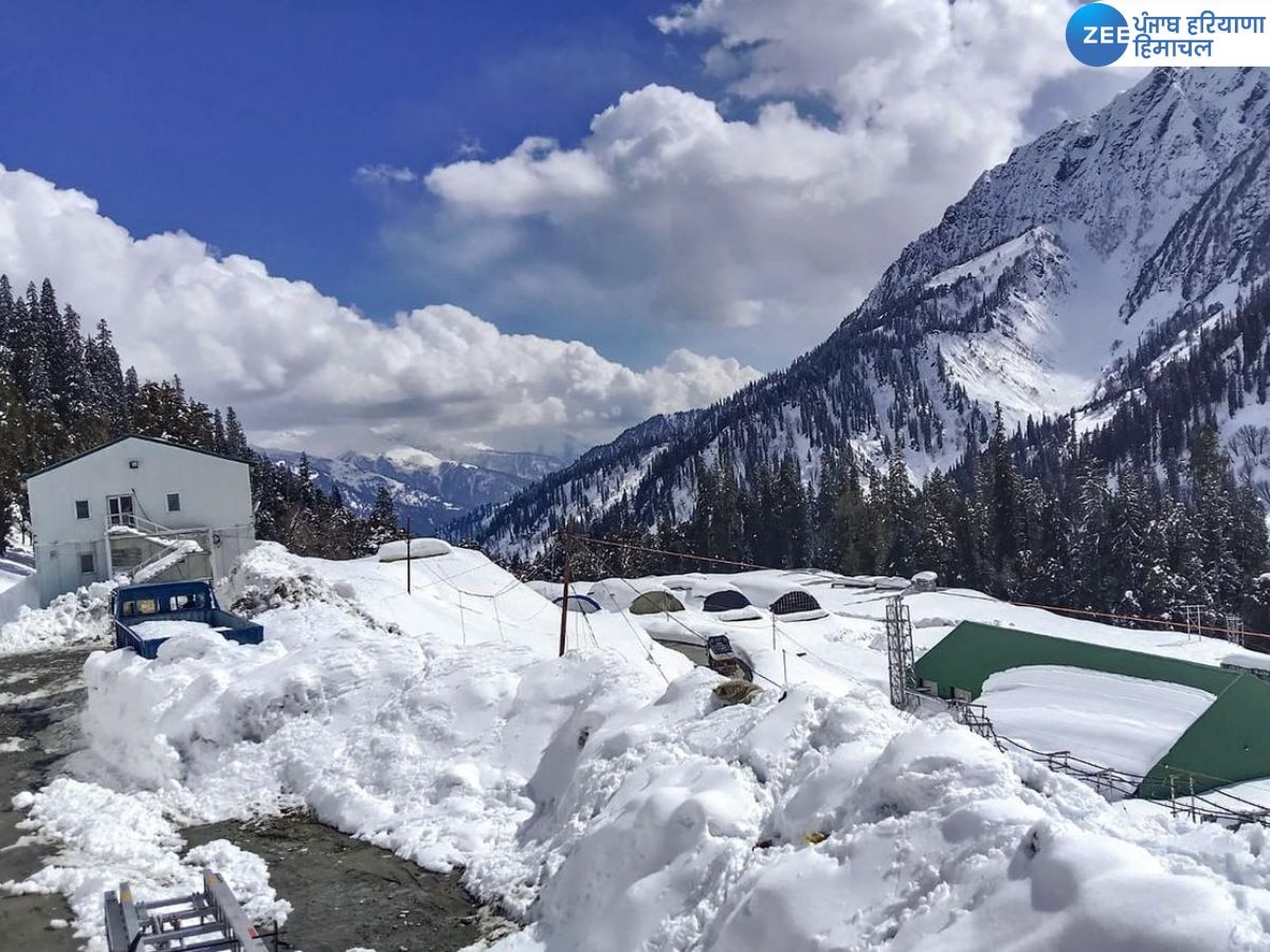 Himachal Weather Update: हिमाचल में बर्फबारी के बाद तापमान में आई गिरावट, IMD ने शीतलहर की चेतावनी की जारी 