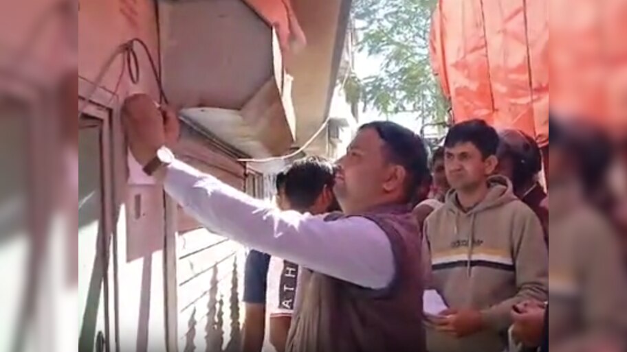 Sikar News: सीकर में पंजीयन विभाग की सख्ती, संपत्तियों पर चिपके नोटिस