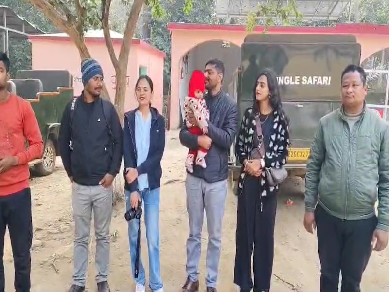 लाखों लोग इस पर्यटन सत्र में यहां पहुंच रहे हैं