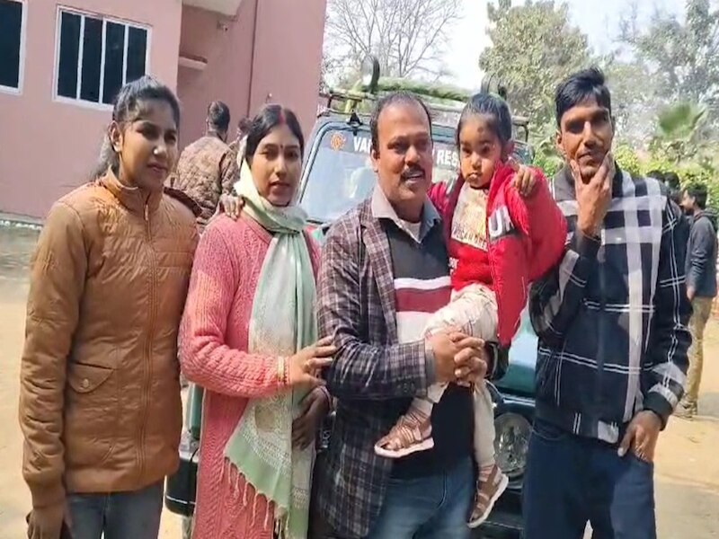 खूबसूरत वादियों में पर्यटकों के खुशी का ठिकाना नहीं