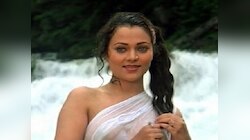 मंदाकिनी का छलका दर्द, कहा- सेट पर नहीं होती थी वैनिटी वैन..खुले में बदलते थे कपड़े
