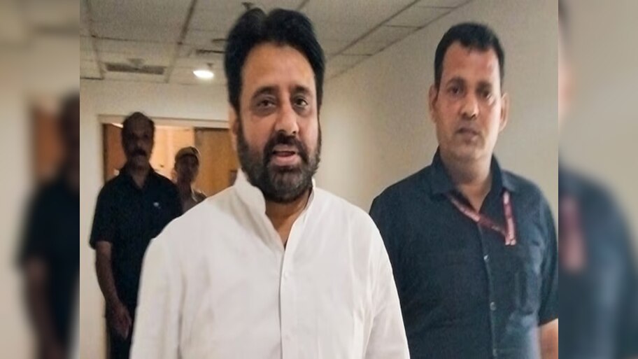 Delhi: 'मैं अपनी ही विधानसभा में हूं', अमानतुल्लाह खान का पुलिस पर गंभीर इल्जाम