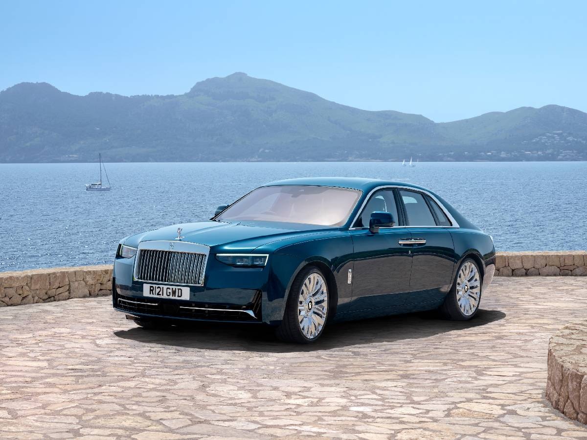 Rolls-Royce Ghost Series II: नए फीचर्स के साथ Rolls Royce Ghost ने मारी भारत में एंट्री, कीमत जानकर उड़ जाएंगे होश! 