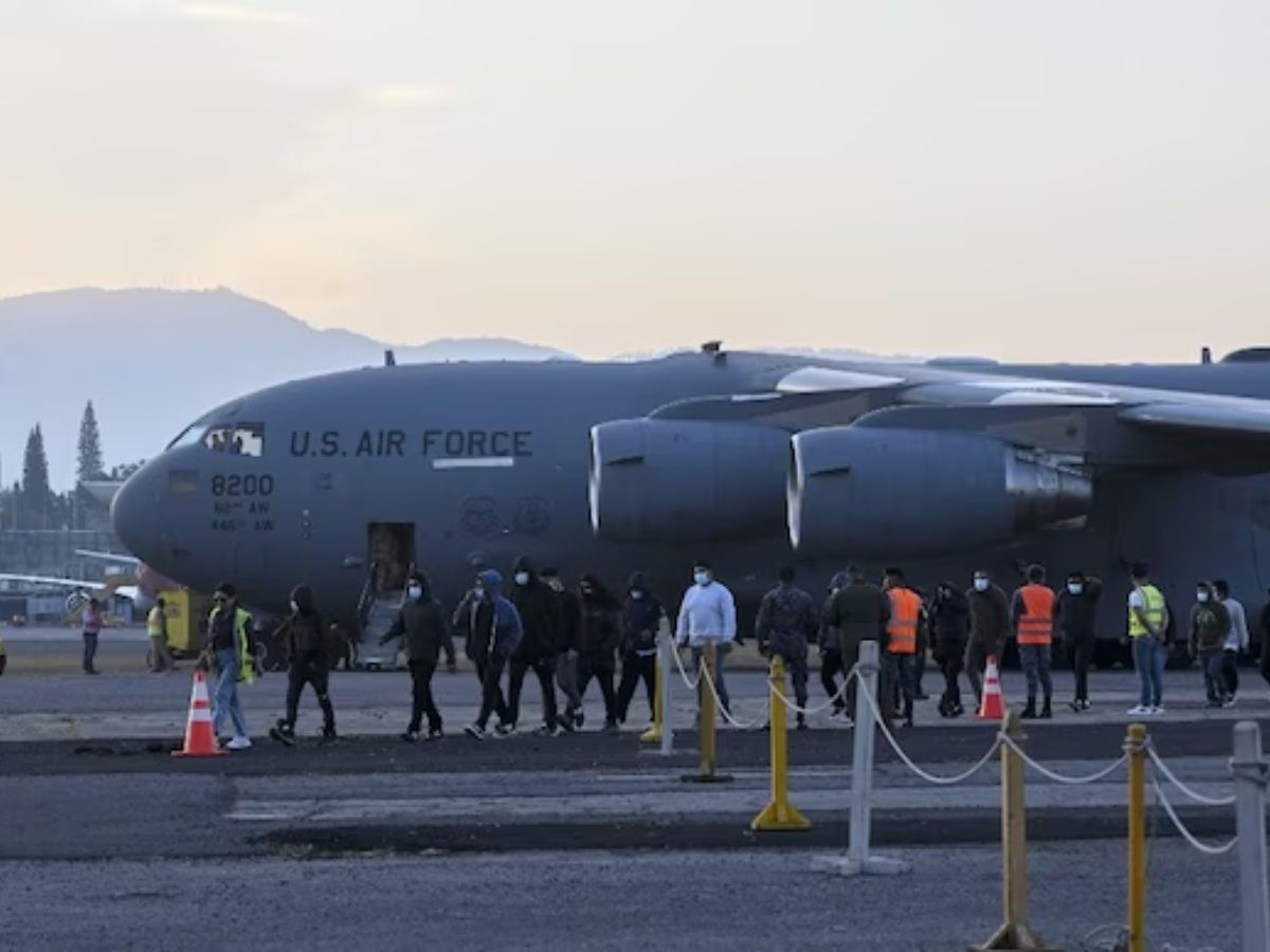 Illegal Indians Deportion: ଅବୈଧ ଭାରତୀୟଙ୍କୁ ଧରି ଆସୁଛି ଦ୍ୱିତୀୟ ବିମାନ, ଅମୃତସରରେ କରିବ ଅବତରଣ Illegal Indians Deportion: ଅବୈଧ ଭାରତୀୟଙ୍କୁ ଧରି ଆସୁଛି ଦ୍ୱିତୀୟ ବିମାନ, ଅମୃତସରରେ କରିବ ଅବତରଣ