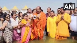 महाकुंभ मेले में पहुंचे लोकसभा अध्यक्ष ओम बिरला, त्रिवेणी संगम में लगाई पवित्र डुबकी