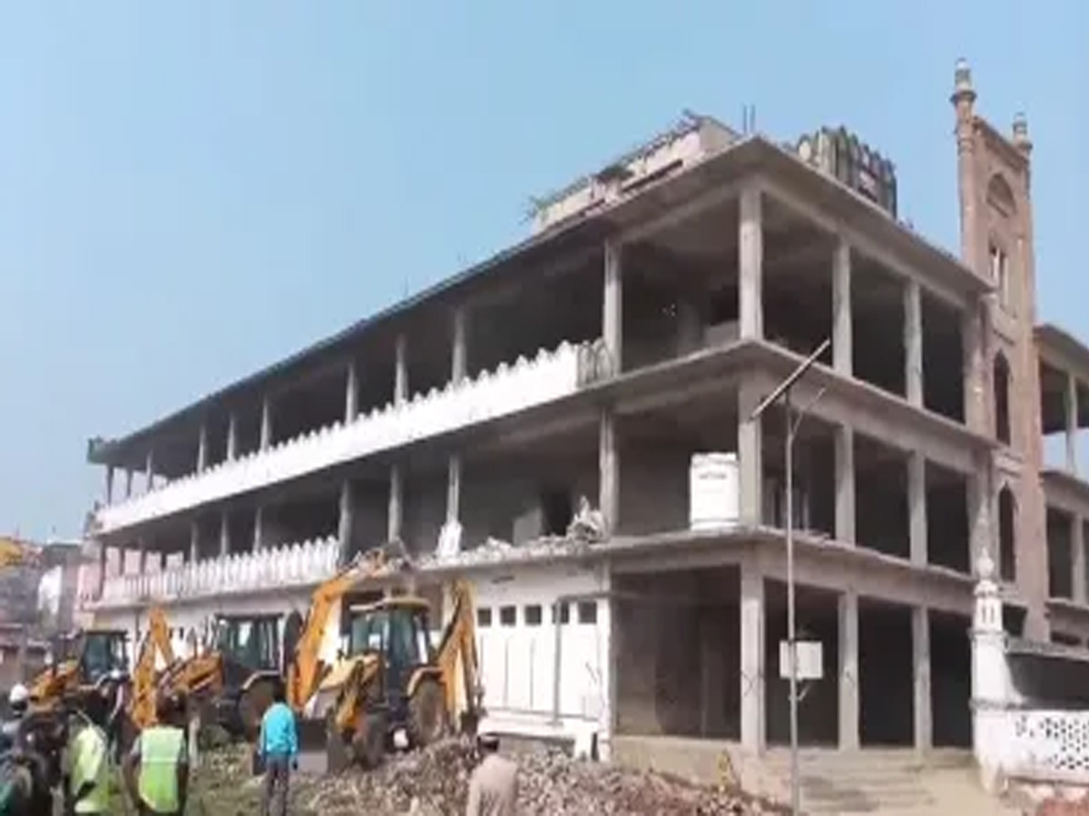 26 साल पहले बनी और नक्शा पास कराया, फिर क्यों तोड़ी Kushinagar Masjid? कांग्रेस का खत 26 साल पहले बनी और नक्शा पास कराया, फिर क्यों तोड़ी Kushinagar Masjid? कांग्रेस का खत