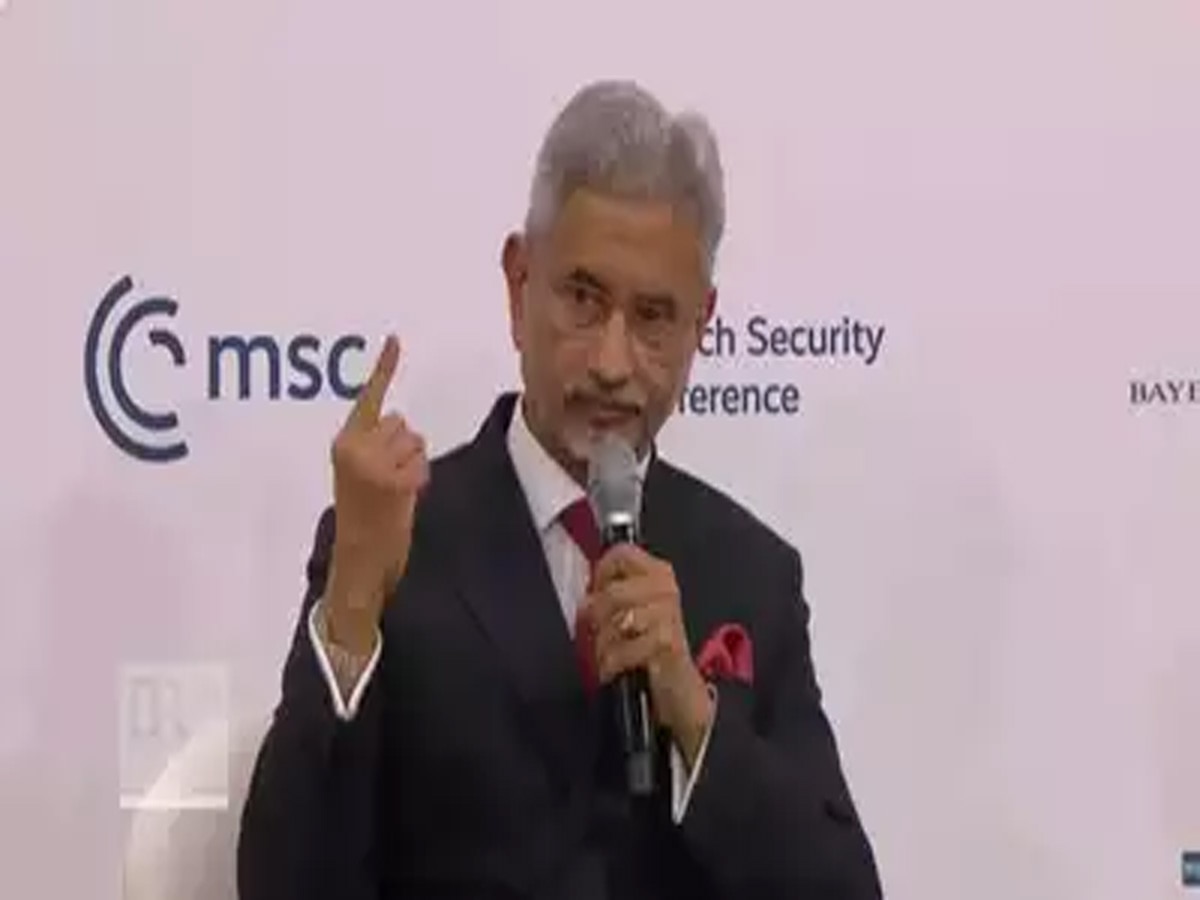 Jaishankar On Democracy: क्या खतरे में है लोकतंत्र? MEA जयशंकर ने उंगली दिखाकर बता दिया, ताकती रह गई दुनिया