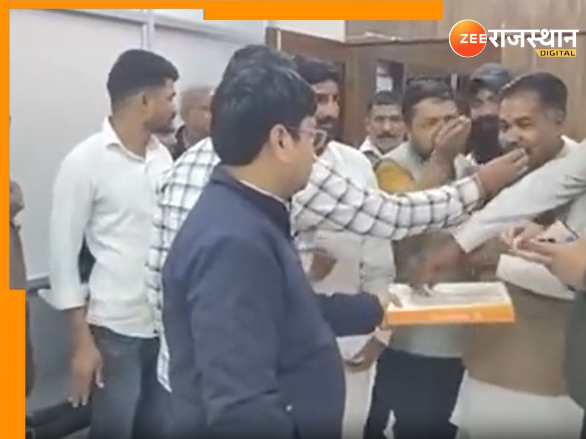 Rajasthan Panchayati Raj: नोखा उपचुनाव में भाजपा प्रत्याशी आयुष भादू ने दर्ज की जीत, सांसद सेवा केंद्र में मनाया गया जश्न