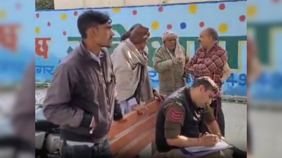 Alwar News: भतीजे की शादी में जाने के लिए घर निकला ताऊ, बाथरूम करते-करते सूखे कुएं में गिरा शख्स, पल भर में चली गई जान