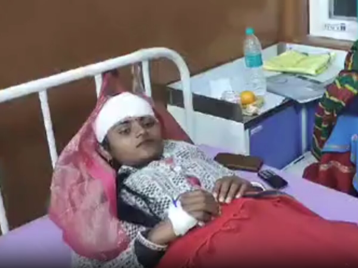 Alwar News: तेज रफ्तार बाइक की टक्कर से दंपत्ति अस्पताल में, पति की हालत नाजुक Alwar News: तेज रफ्तार बाइक की टक्कर से दंपत्ति अस्पताल में, पति की हालत नाजुक