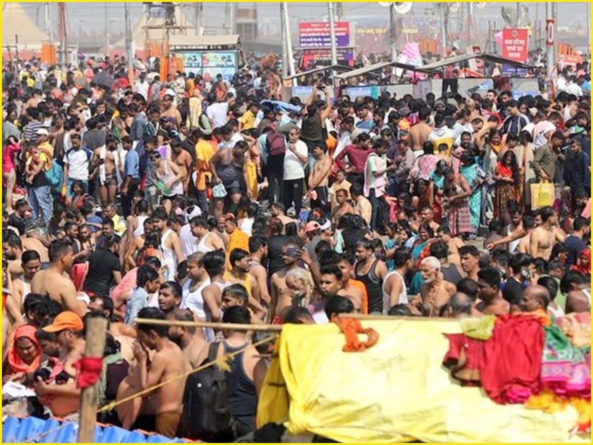 Maha Kumbh 2025: CRPF के जवान बने हैं श्रद्धालुओं के लिए मजबूत प्रहरी, तत्परता से हैं तैनात