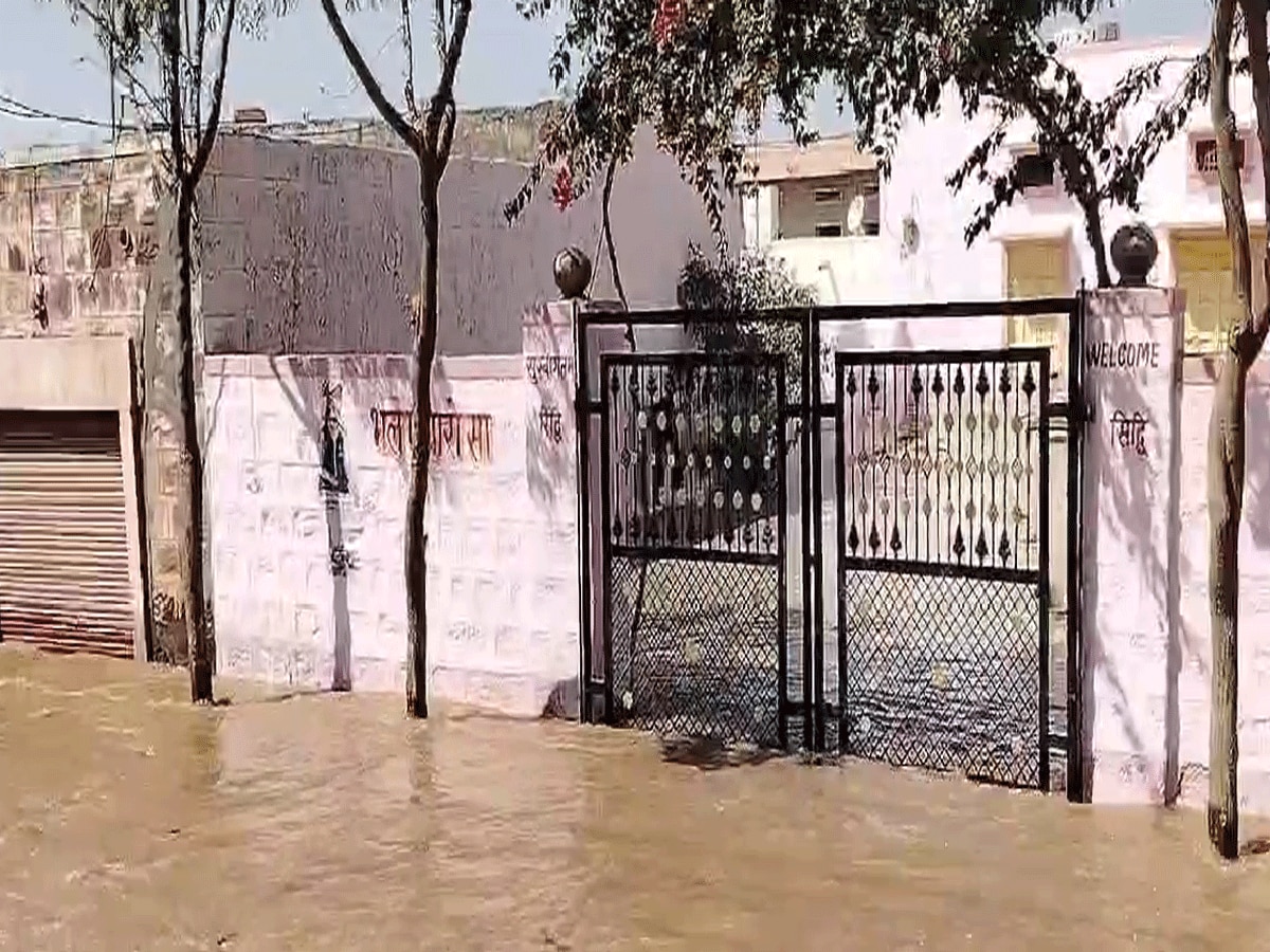 बिना बरसात के रामदेवरा में आई भीषण बाढ़, 50 घरों में घुसा 5 फीट तक पानी