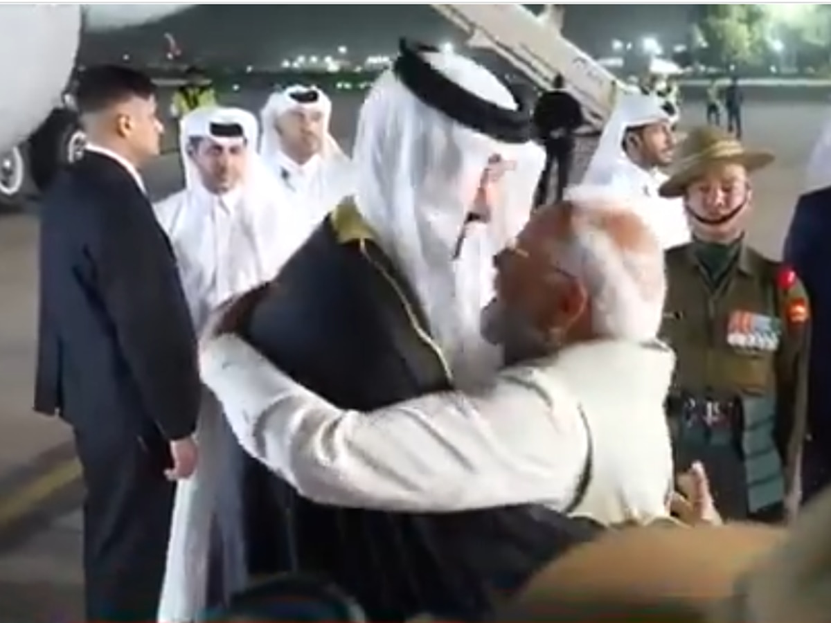 Qatar Emir Sheikh Al Thani came to India for the second time in 10 years PM Modi personally receives