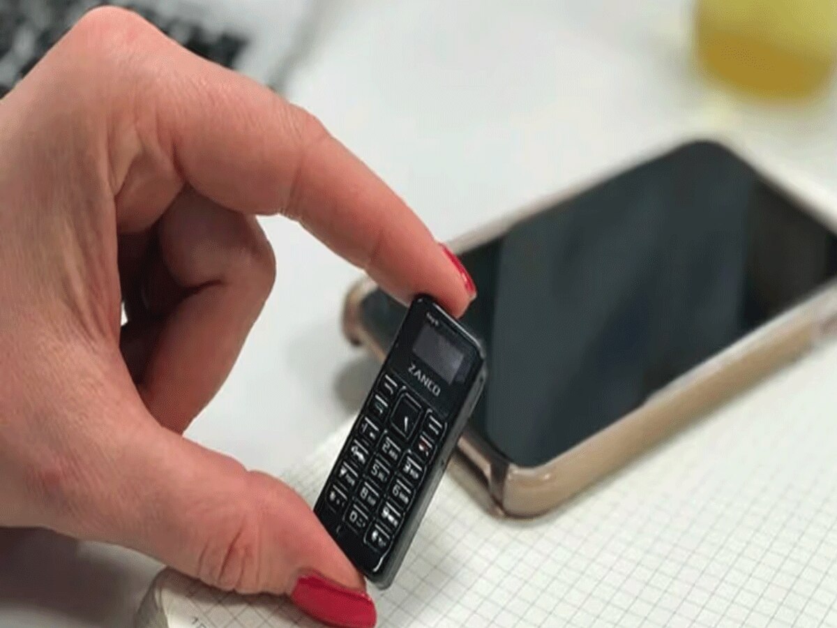 Ajmer News: माचिस की डिब्बी जितना छोटा चाइनीस मोबाइल, इस तरह फंसाते नाबालिग बच्चियां Ajmer News: माचिस की डिब्बी जितना छोटा चाइनीस मोबाइल, इस तरह फंसाते नाबालिग बच्चियां