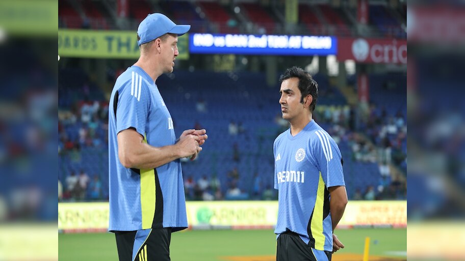 Champions Trophy 2025: ଚାମ୍ପିଅନ୍ସ ଟ୍ରଫି ଆରମ୍ଭ ହେବାର ଗୋଟିଏ ଦିନ ପୂର୍ବରୁ ଟିମ୍ ଛାଡି ଘରକୁ ଫେରିଲେ ଭାରତୀୟ ବୋଲିଂ କୋଚ୍