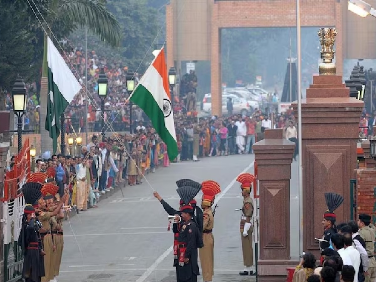 Flag Meeting: भारत-पाक के बीच हुई 75 मिनट की मीटिंग, LoC पर हुई बातचीत में क्या-कुछ हुआ?