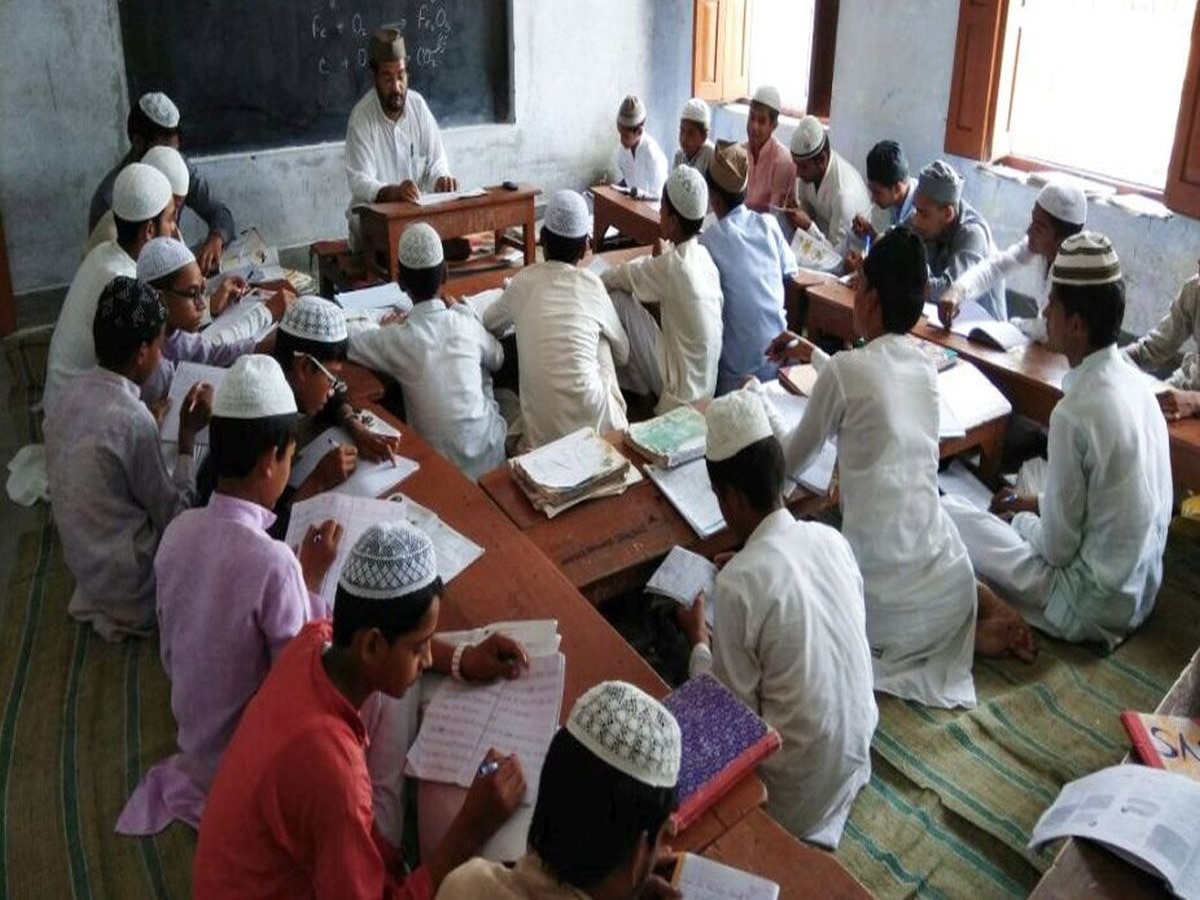 Madarsa: कामिल और फाजिल पढ़ाई पर रोक, अधर में लटके 25 हजार मदरसा छात्र; सरकार से सवाल ? 