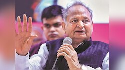 अनुभव का कोई विकल्प नहीं है,शिक्षा व चिकित्सा के क्षेत्र में होना चाहिए काम- गहलोत