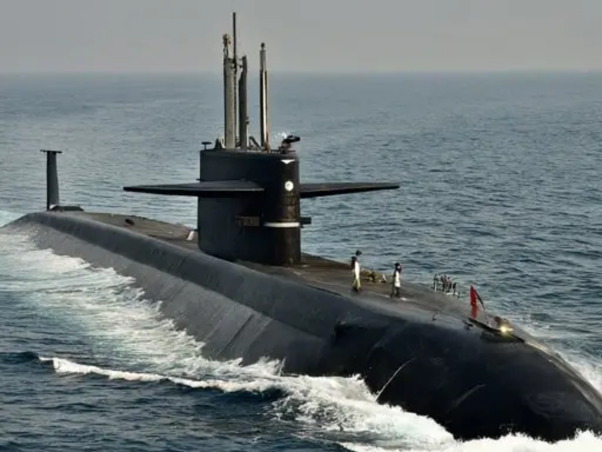 क्रूज मिसाइलें मारने वाली सबमरीन! DRDO बनाने जा रहा खतरनाक स्वदेशी पनडुब्बियां, जानें नेवी को कब तक मिलेंगी