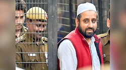 AAP MLA: अमानतुल्लाह को कोर्ट से मिली जमानत; हत्यारे को भगाने में की थी मदद ! 
